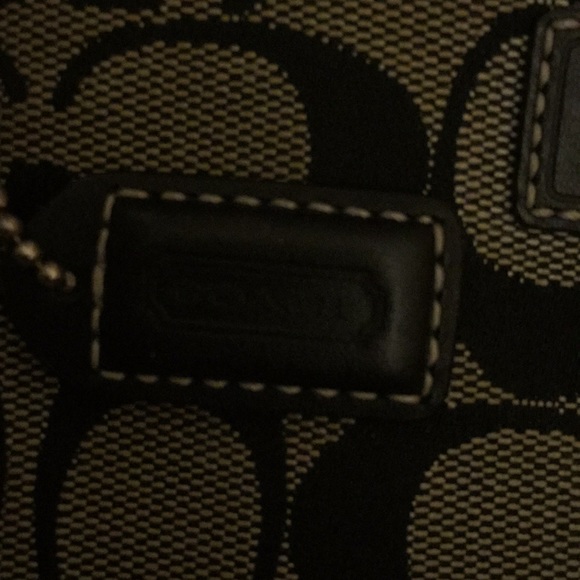 Coach wristlet - Picture 2 of 2